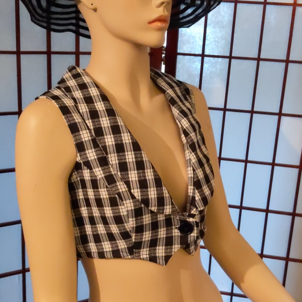 Black&White Plaid and lace button croptop
